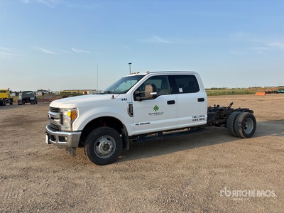 2017 Ford F-350 Lariat 4x4 Crew Cab Cab & Chassis