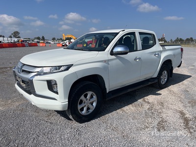 2023 Mitsubishi L200 4x4 Crew Cab Camioneta / Pickup