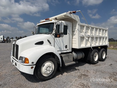 2005 Kenworth T300 6x4 Camion de Volteo / T/A Dump Truck