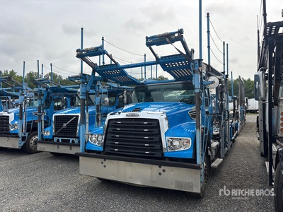 2015 Freightliner 114SDS 6x4 Car Carrier Truck