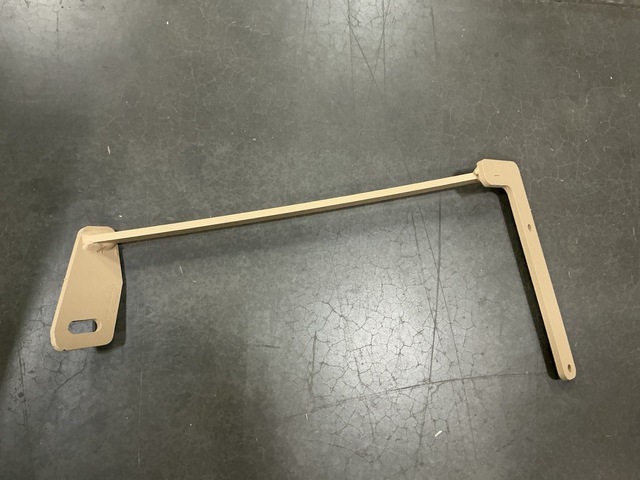 (32) Navistar Defense 3896565C1 Vehicular Components Brackets
