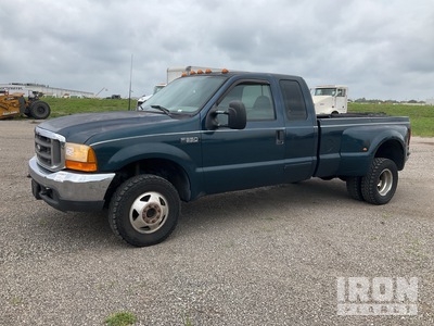 1999 Ford F-350 4x4 Extended Cab Pickup
