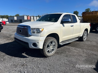 2011 Toyota Tundra 4x4 Crew Cab ピックアップ (Inoperable)