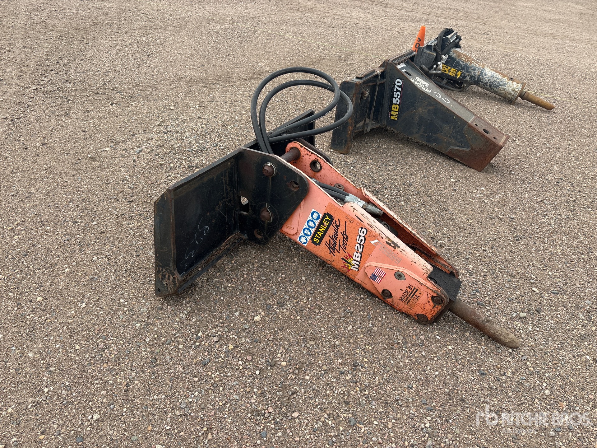 2001 Stanley MB256 46 in Skid Steer Breaker