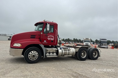 2016 Mack CXU613 6x4 Day Cab Prime Mover