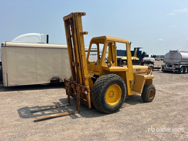Massey Ferguson 40B 4x2 Rough Terrain Forklift (Inoperable)