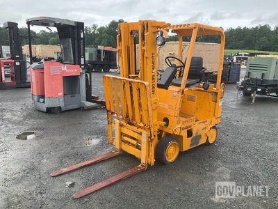 Hyster E40XL Electric Forklift
