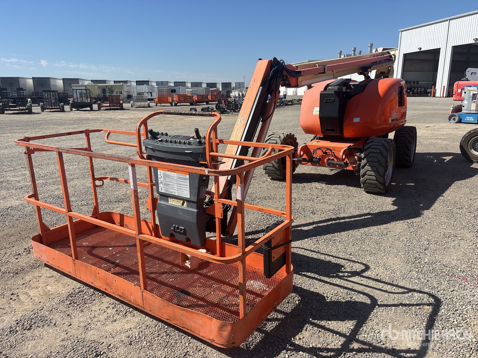 2013 JLG 600AJ 2WD Dual Fuel Articulating Boom Lift