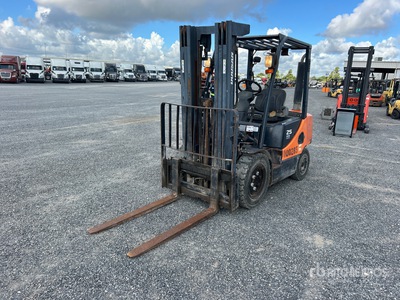 2014 Doosan D25S-7T4 4600 lb Pneumatic Tire Wózek widłowy