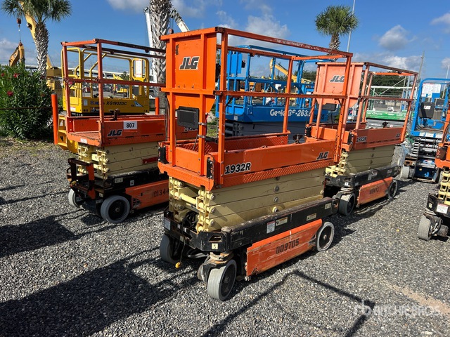 2017 JLG 1932R Electric Scissor Lift