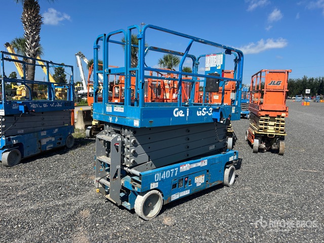 2018 Genie GS3246 Electric Scissor Lift