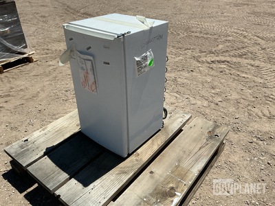 Sanyo Mini Refrigerator