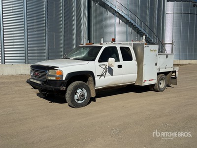 2001 GMC 3500 4x4 Extended Cab Service Truck