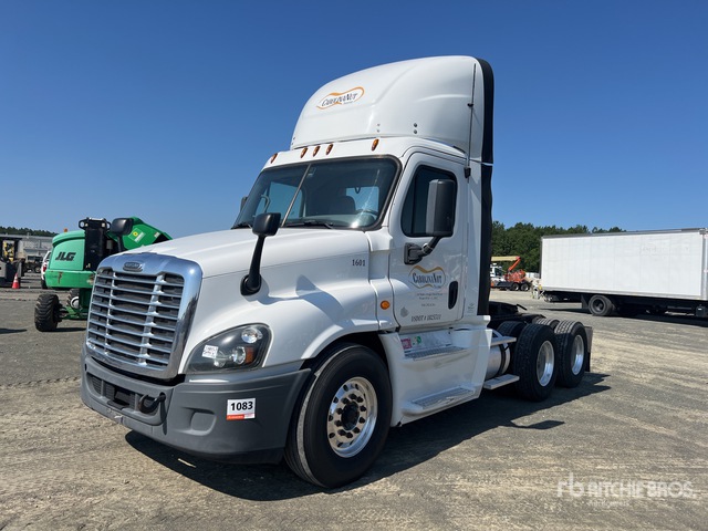 2016 Freightliner Cascadia 125 6x4 T/A Day Cab Truck Tractor