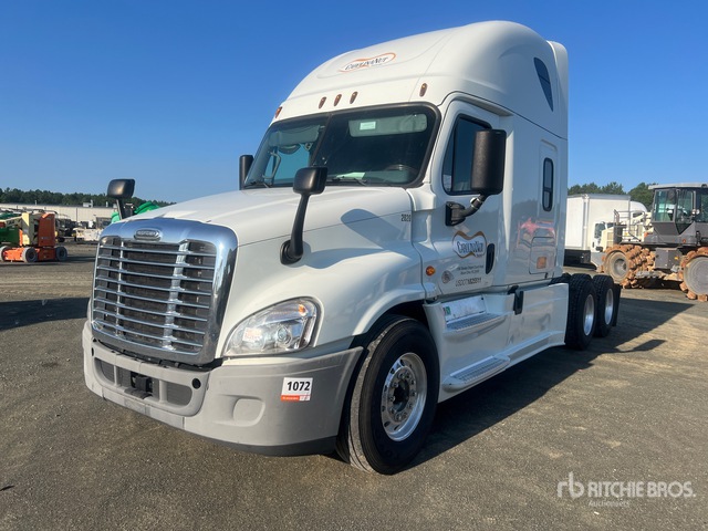 2020 Freightliner Cascadia 125 6x4 T/A Sleeper Truck Tractor