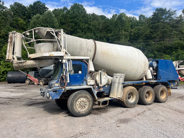 2005 Oshkosh S-2346 8x6 Front Discharge Mixer Truck