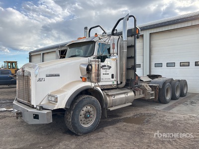 2015 Kenworth T800 8x6 トラックトラクター(Tri/A)