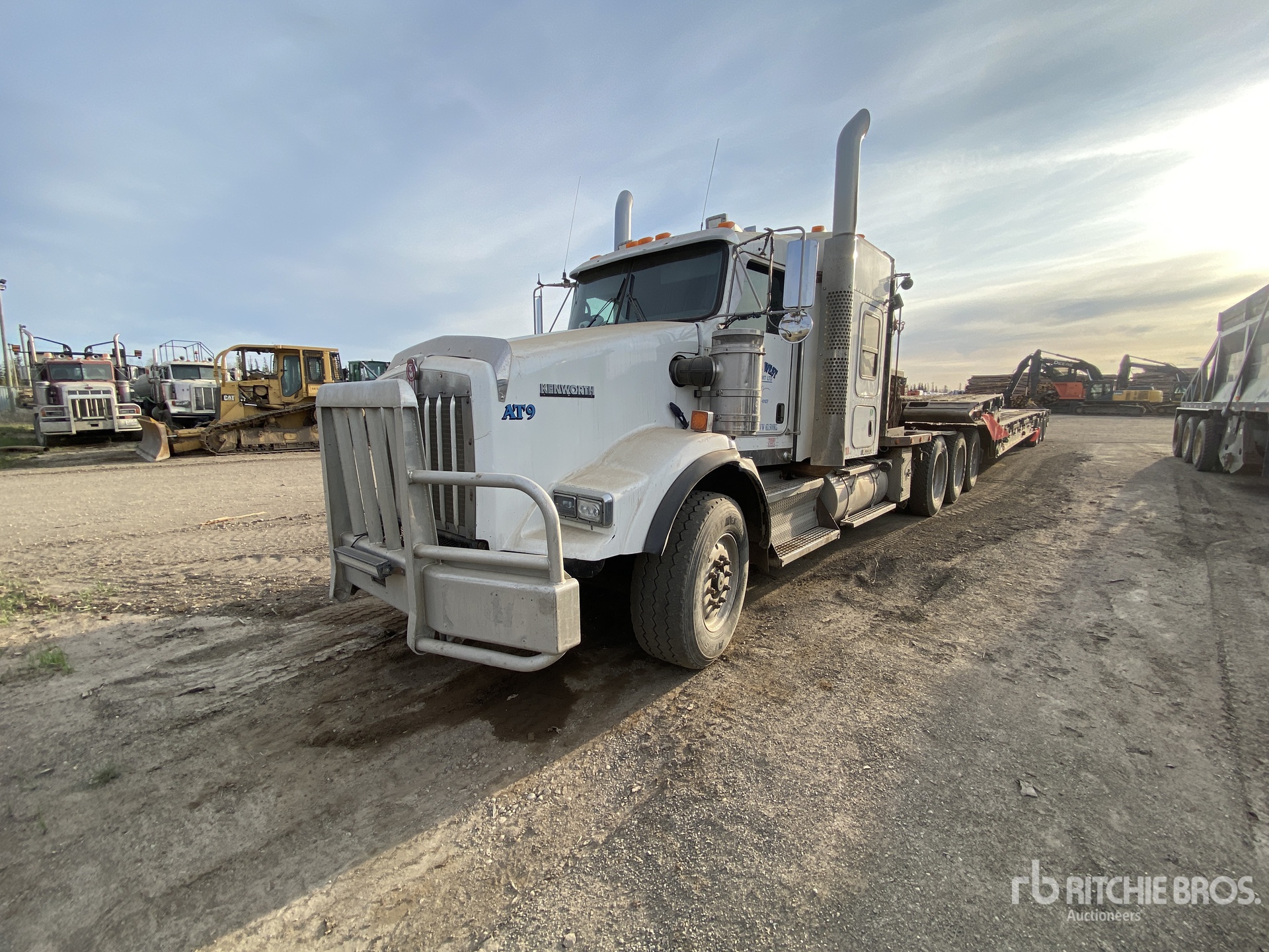 2015 Kenworth T800 8x6 Sleeper Winch Truck