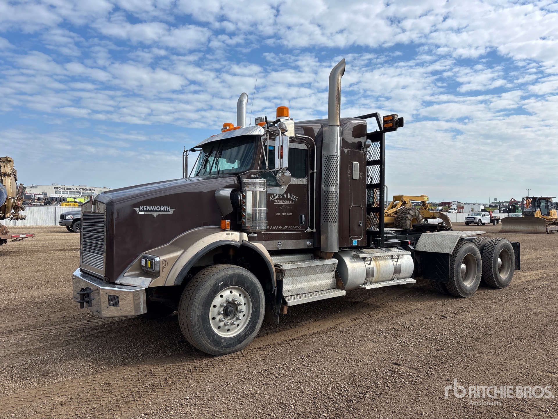 2013 Kenworth T800 6x4 Logging T/A Sleeper Truck Tractor