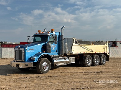2013 Kenworth T800 8x6 4-Achs Kipper-Lkw