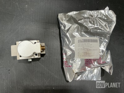 (2) Moog 772-264B Hydraulic Servo Valves
