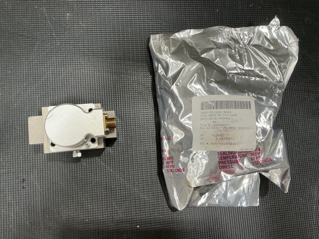 (2) Moog 772-264B Hydraulic Servo Valves