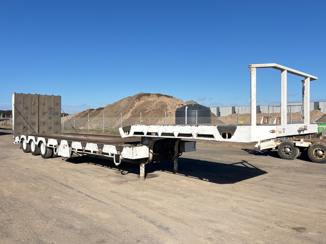 2002 TRT 13.6 m Tri/A Step Deck Trailer