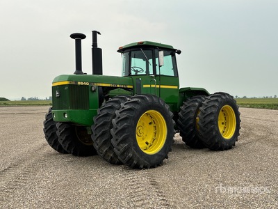 John Deere 8640 Articulated 4WD Tractor