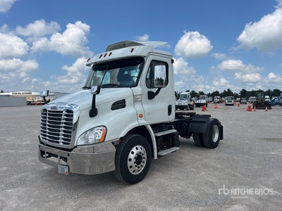 2019 Freightliner Cascadia 113 4x2 Ciągnik siodłowy z kabiną dzienną S/A
