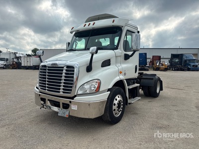 2019 Freightliner Cascadia 113 4x2 Ciągnik siodłowy z kabiną dzienną S/A
