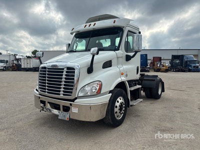2019 Freightliner Cascadia 113 4x2 S/A Day Cab Truck Tractor