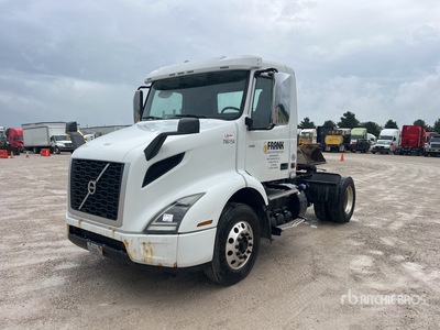 2019 Volvo VNR 4x2 Ciągnik siodłowy z kabiną dzienną S/A