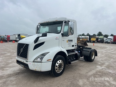 2019 Volvo VNR 4x2 Ciągnik siodłowy z kabiną dzienną S/A