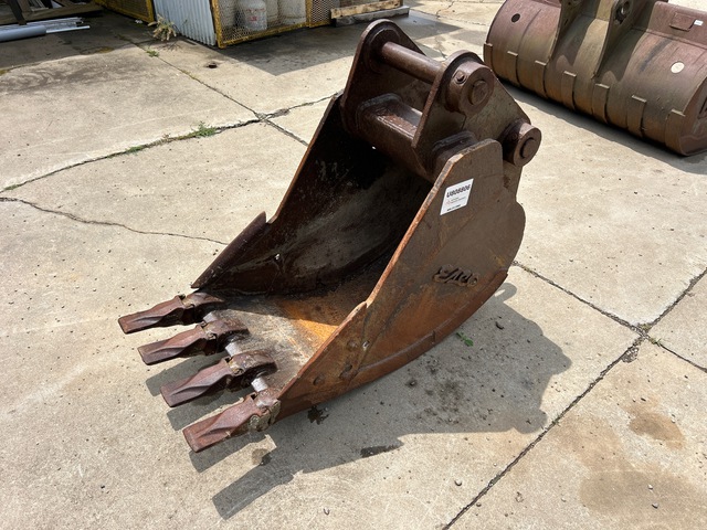 Esco 24 in Digging Excavator Bucket - Fits Komatsu PC160-7