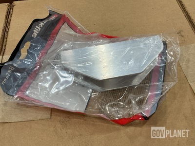 (1,600) Truck-Lite 35720 Model 35 LED Lamp Mounting Brackets