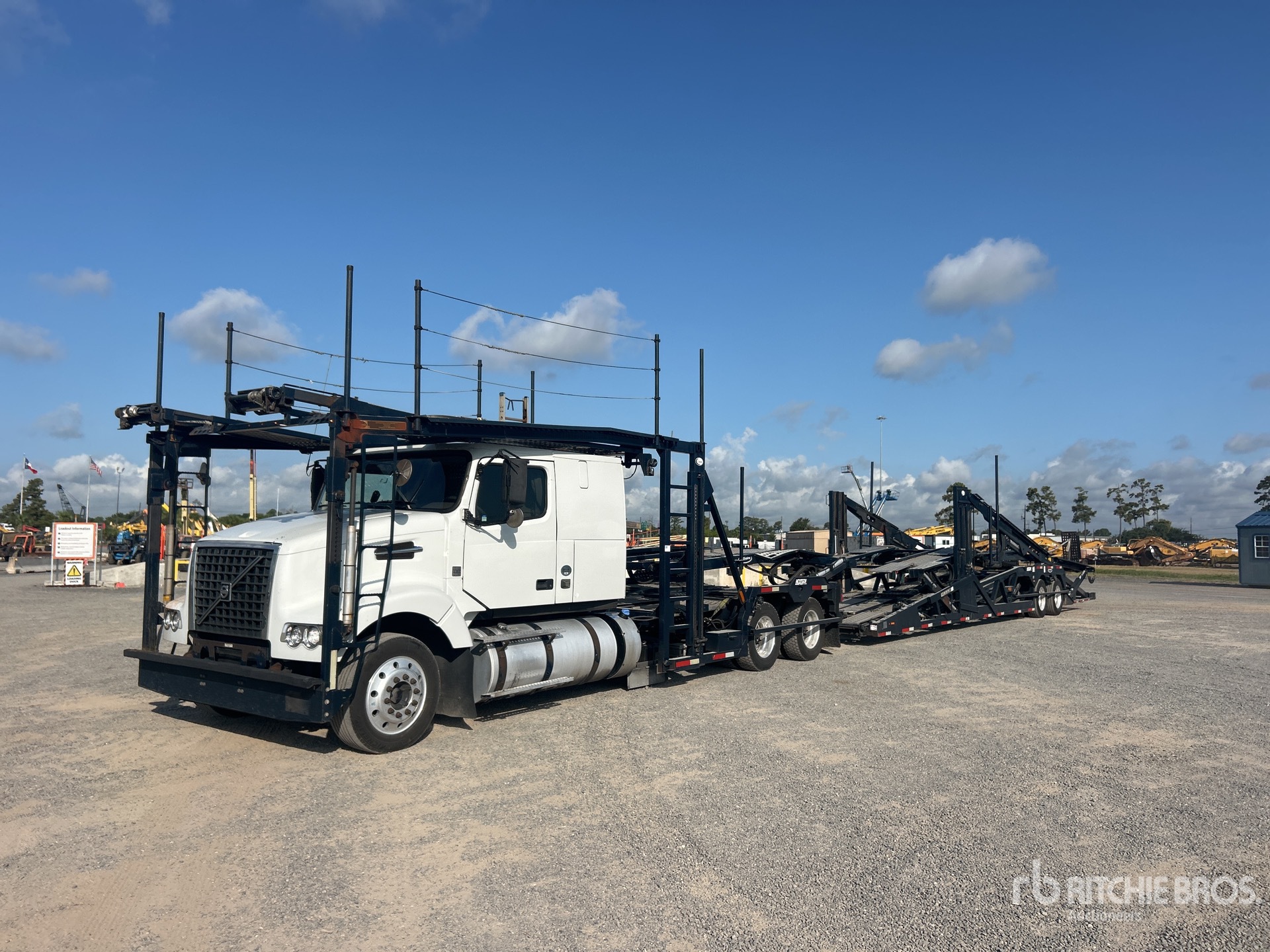 2017 Volvo VAH 6x4 Sleeper Car Carrier Truck