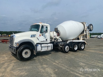 2014 Mack GU713 8x4 Mixer Truck