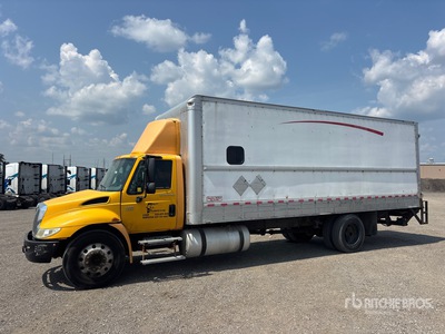 2006 International Durastar 4300 SBA 4x2 バントラック (Inoperable)