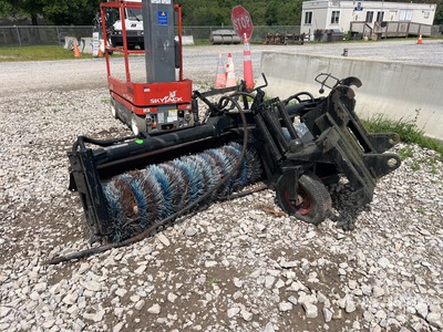 Cat 100 in Broom Attachment - Fits TT24