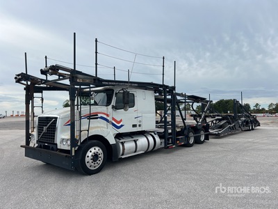 2016 Volvo VAH 6x4 Sleeper Car Carrier Truck