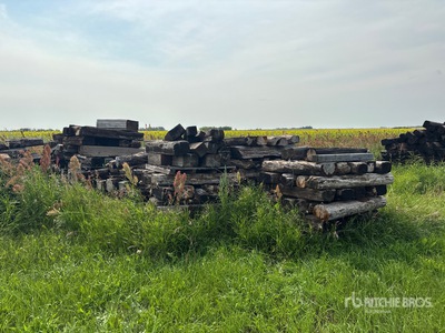 Quantity of 4 ft Rail Road Ties