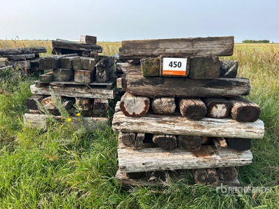 Quantity of 4 ft Rail Road Ties