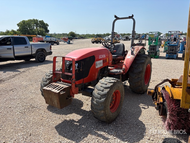 2010 Kubota M7040 4WD Tractor