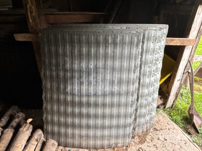 Quantity of (10) Behlin Grain Bin Panels 穀物取扱い機械