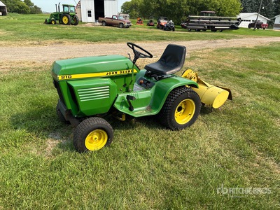 John Deere 210 4x2 Ride-On Kosiarka do trawy