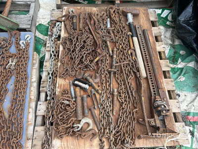 Quantity of Chains, High Lift Jack, Hooks & Pins Divers