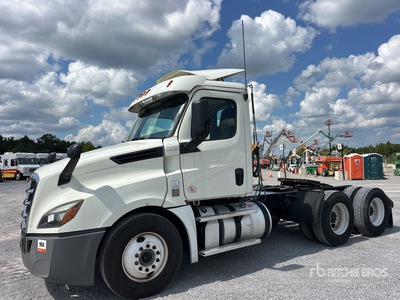 2019 Freightliner Cascadia 126 6x4 T/A Day Cab Truck Tractor