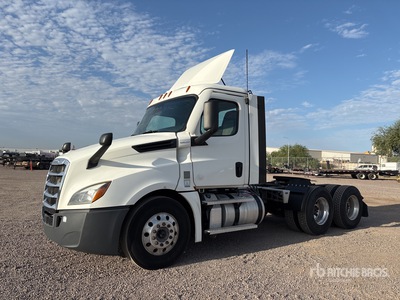 2021 Freightliner Cascadia 126 6x4 تراكتور شاحنة نهارية (ثنائية المحور)