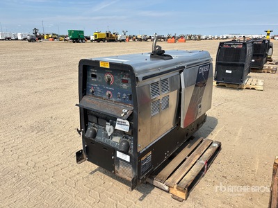 2013 Lincoln DX450 400 A Engine Driven Welder