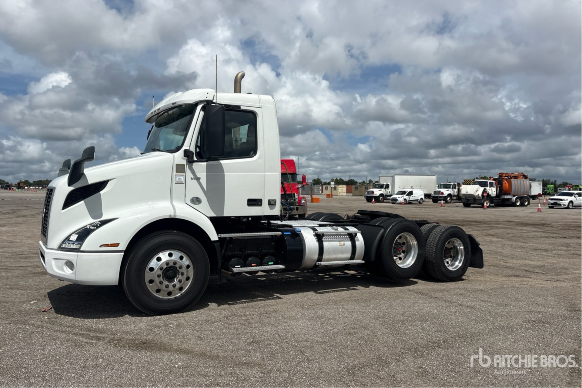 2023 Volvo VNR300 6x4 T/A Day Cab Truck Tractor